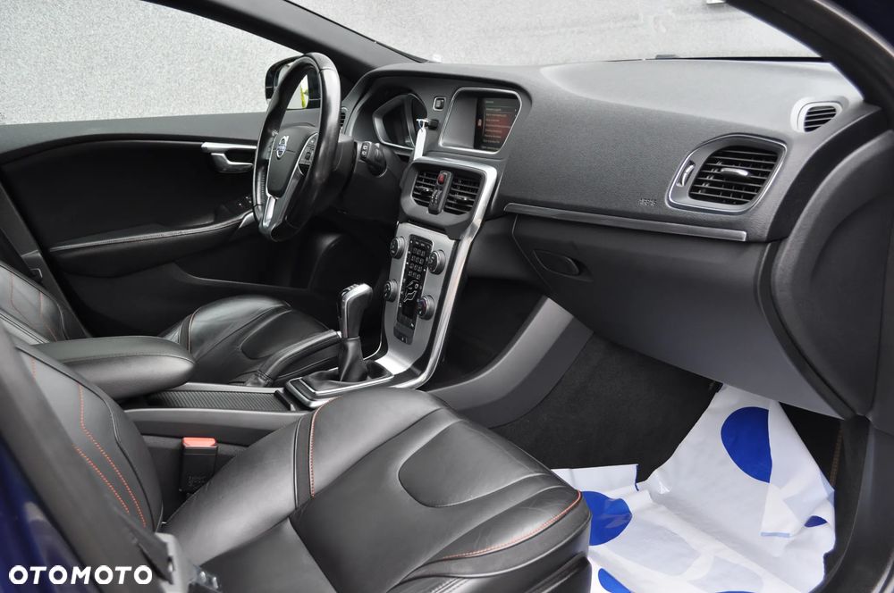 Volvo V40 D2 Ocean Race - 14