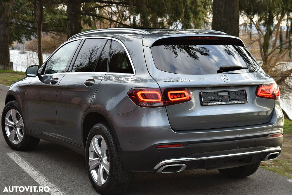 Mercedes-Benz GLC 300 e 4Matic 9G-TRONIC AMG Line Plus - 5