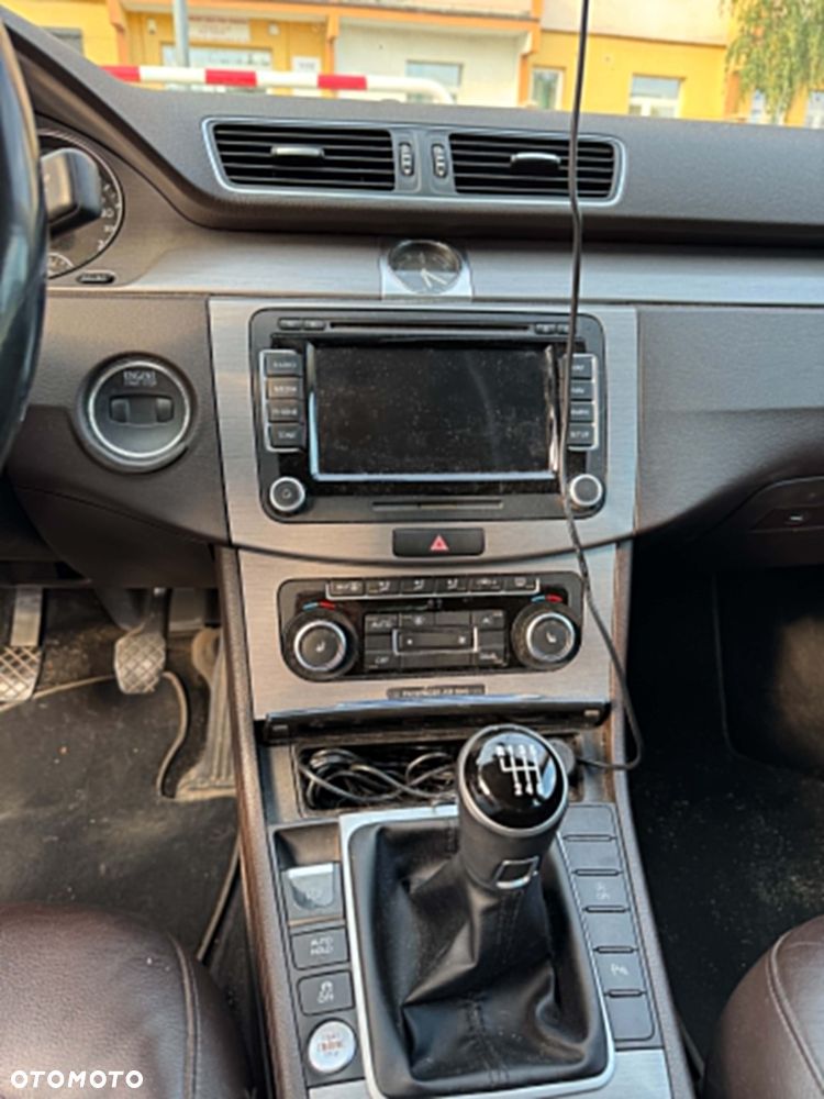 Volkswagen Passat 2.0 TDI Comfortline - 15