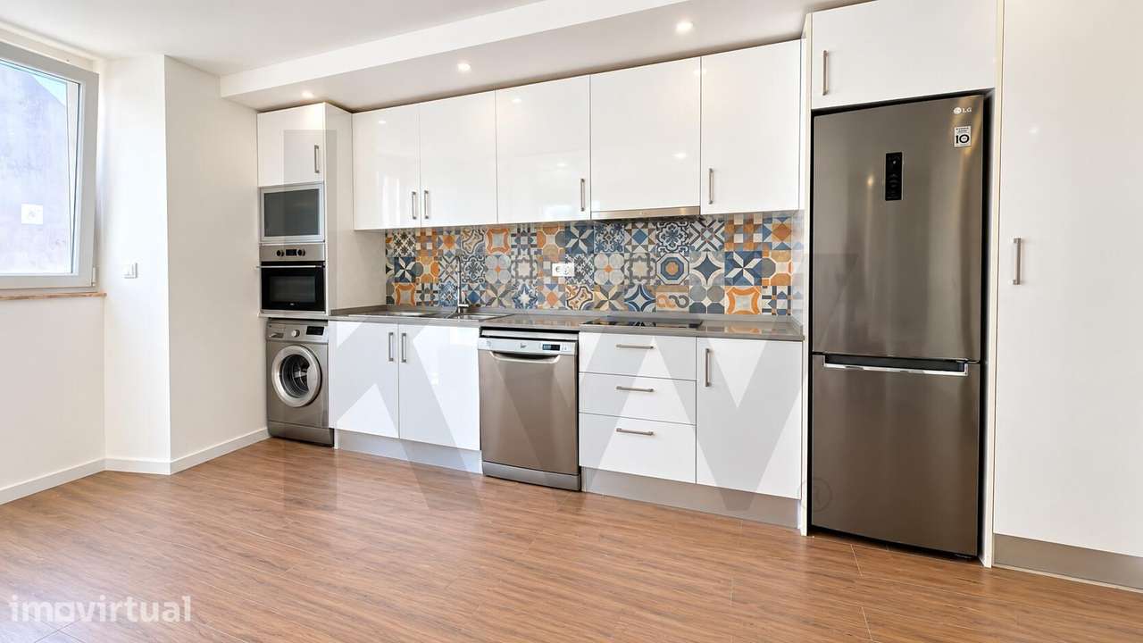 Apartamento T2 convertido em T3 para arrendamento em Alverca - Grande imagem: 4/28