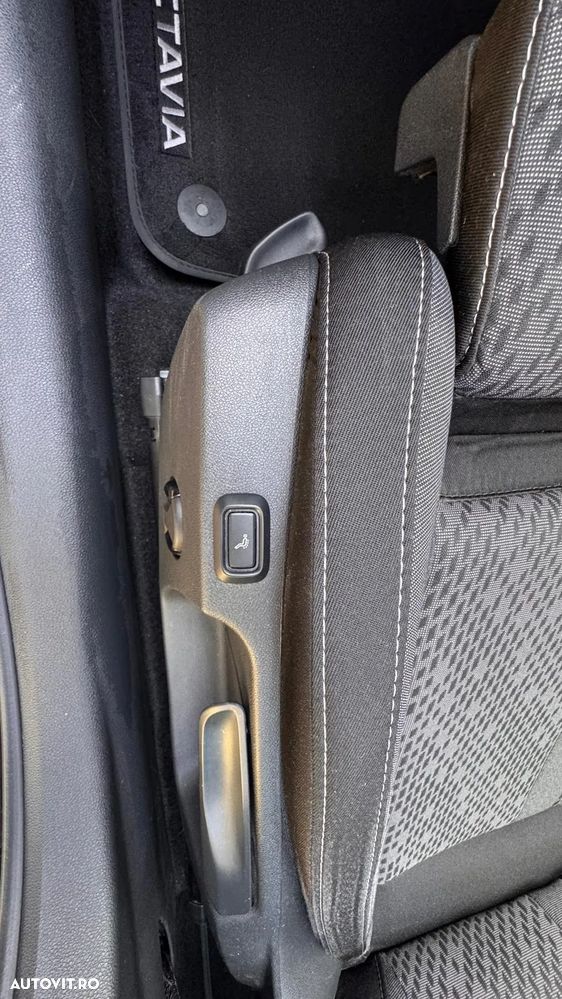 Skoda Octavia Combi 2.0 TDI Clever - 14