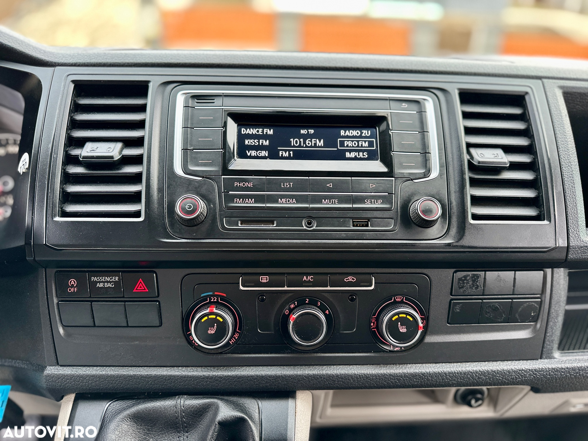 Volkswagen TRANSPORTER 6 - 27