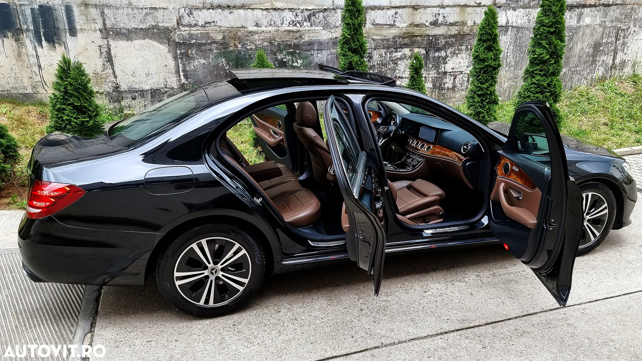 Mercedes-Benz E 220 d T 9G-TRONIC Avantgarde - 19