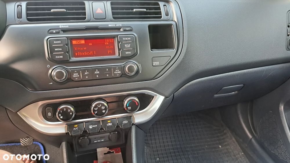 Kia Rio 1.2 L - 21