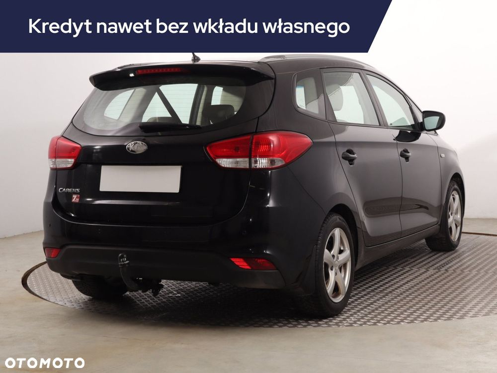 Kia Carens - 7