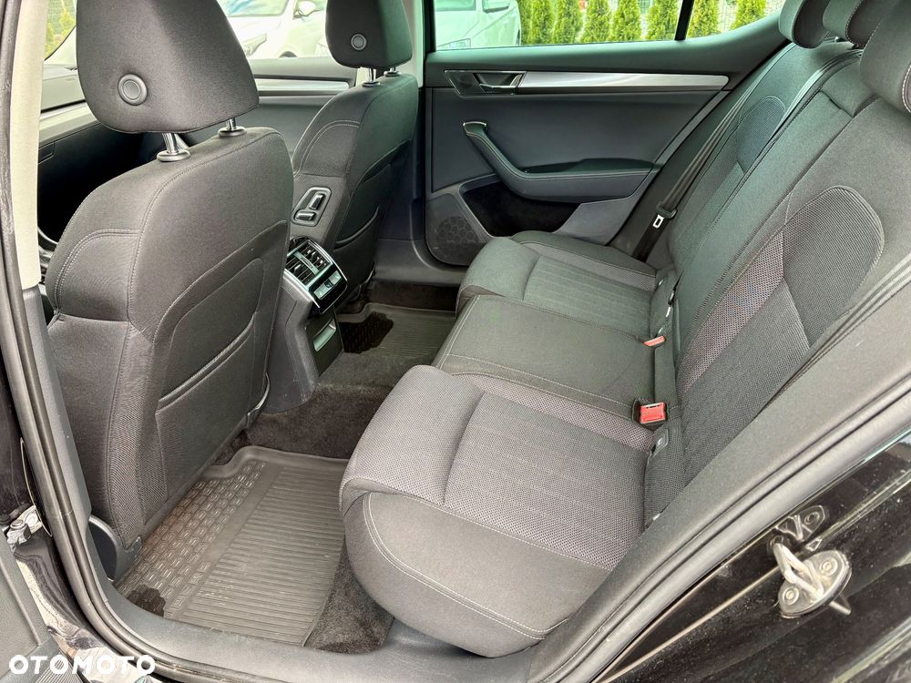 Skoda Superb 2.0 TDI SCR Style DSG - 16