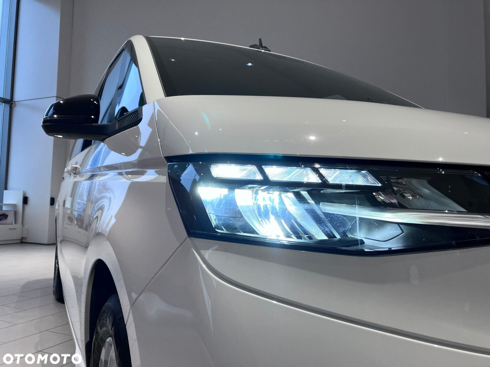 Volkswagen multivan Family 2.0 TDI 150 KM 7-DSG FWD L2 - 12