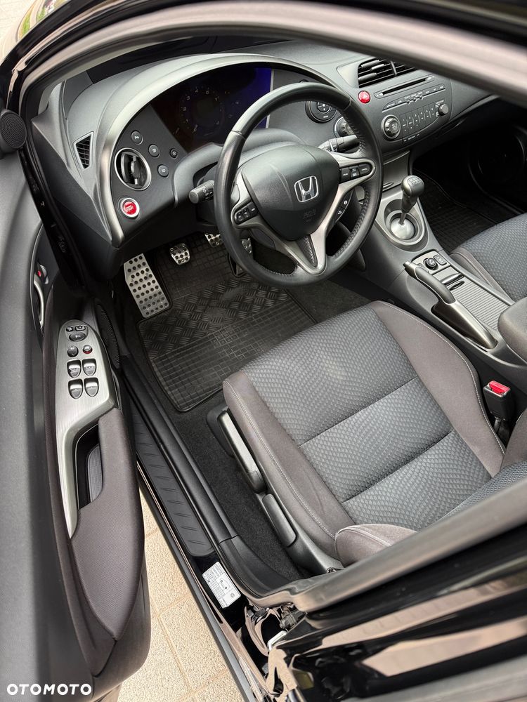 Honda Civic 1.8 Executive - 11