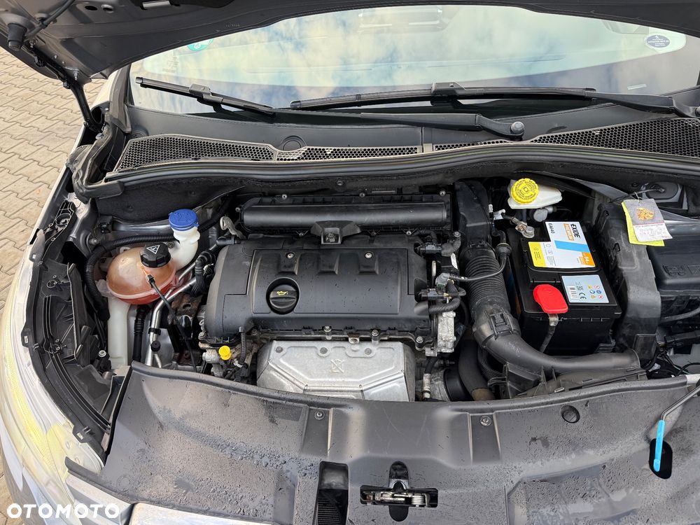 Peugeot 2008 120 VTI Allure - 18