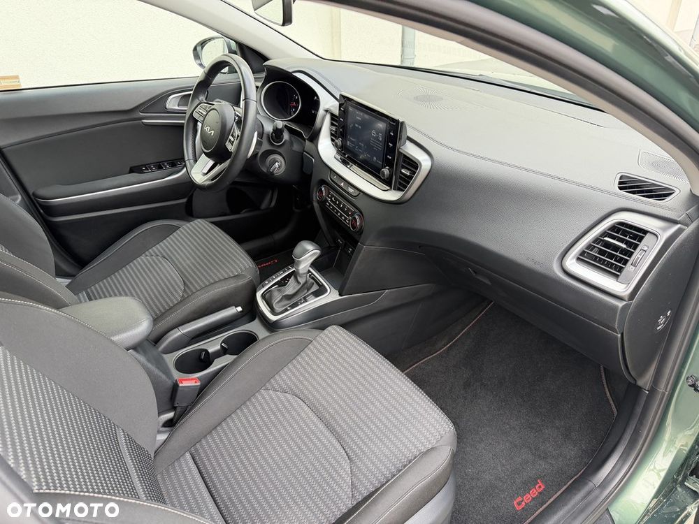 Kia Ceed 1.5 T-GDI M DCT - 29