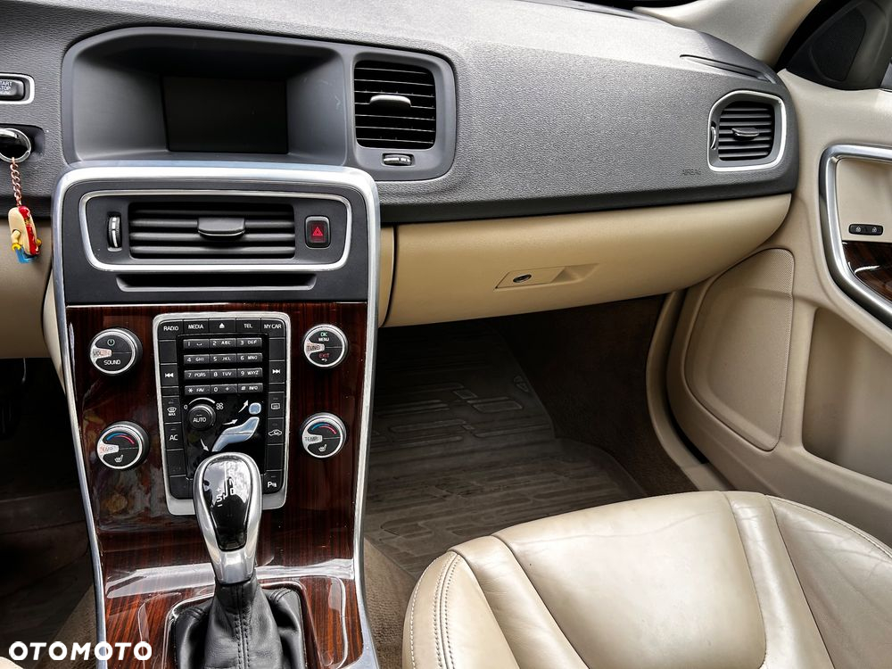 Volvo S60 T3 Summum - 11