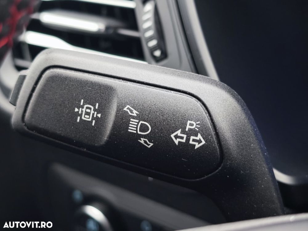 Ford Kuga 2.5 Duratec FHEV ST-LINE - 31