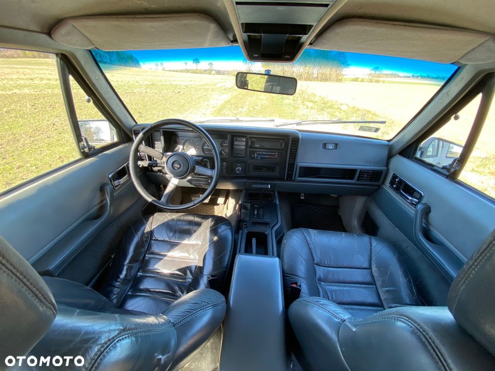 Jeep Cherokee - 16