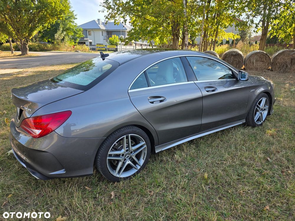 Mercedes-Benz CLA - 4