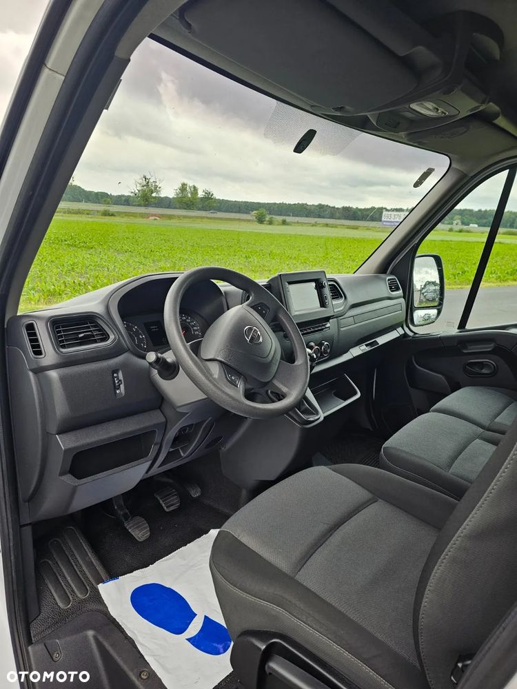 Nissan NV 400 - 11