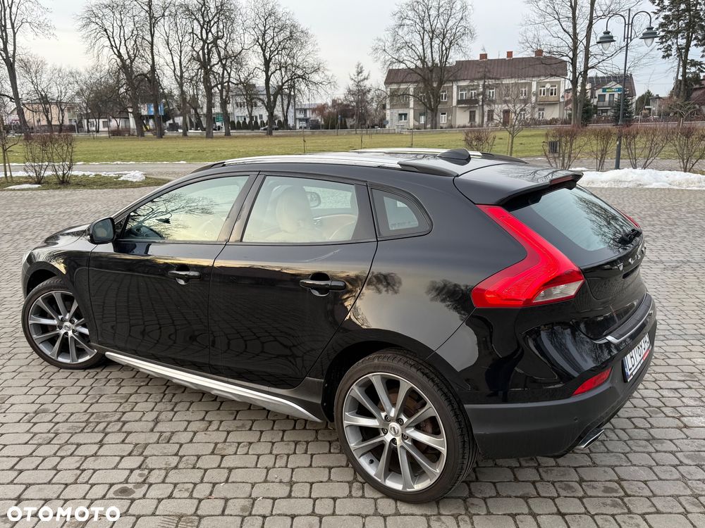 Volvo V40 Cross Country D3 Momentum - 10