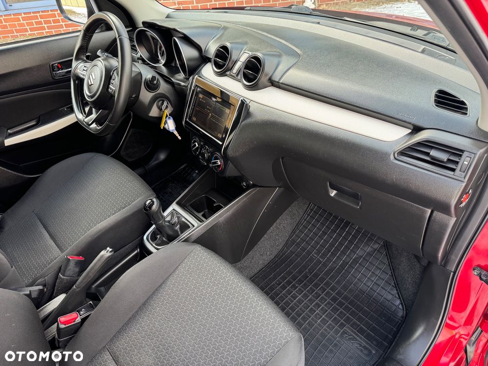 Suzuki Swift 1.2 Premium Plus - 24