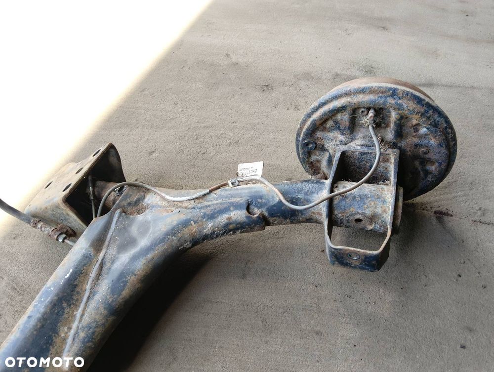 BELKA OŚ ZAWIESZENIA TYŁ BĘBNY BEZ ABS VOLKSWAGEN GOLF II HB 5D - 2