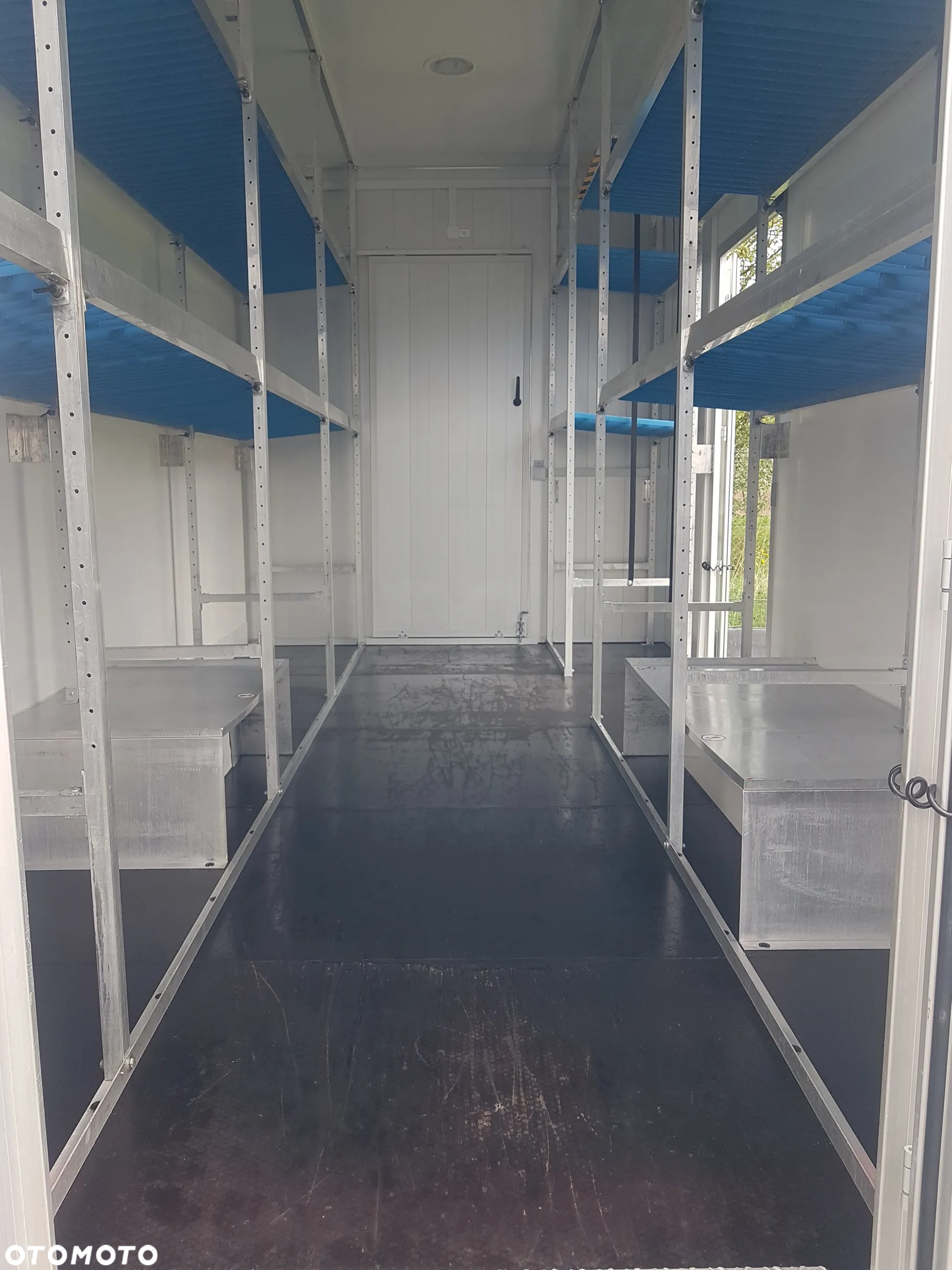 Iveco DAILY KONTENER NISKOPODŁOGOWY 4,43x2,23x2,42 SKLEP FOODTRUCK BAR KLIMA KONIOWÓZ KAMPER - 16