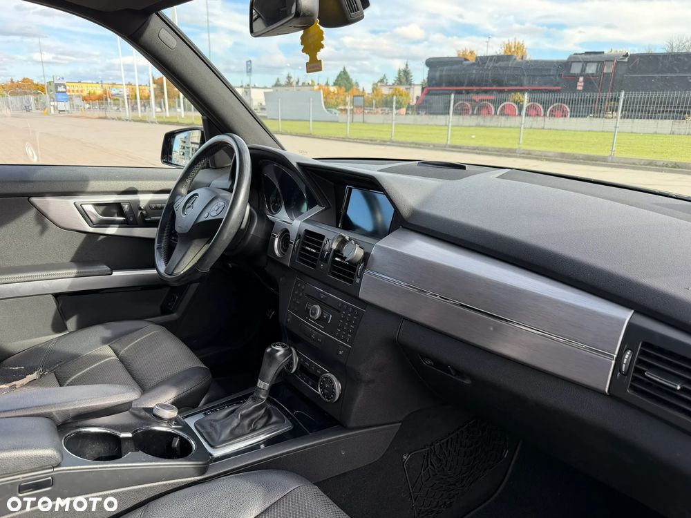 Mercedes-Benz GLK 220 CDI DPF 4Matic BlueEFFICIENCY 7G-TRONIC - 21