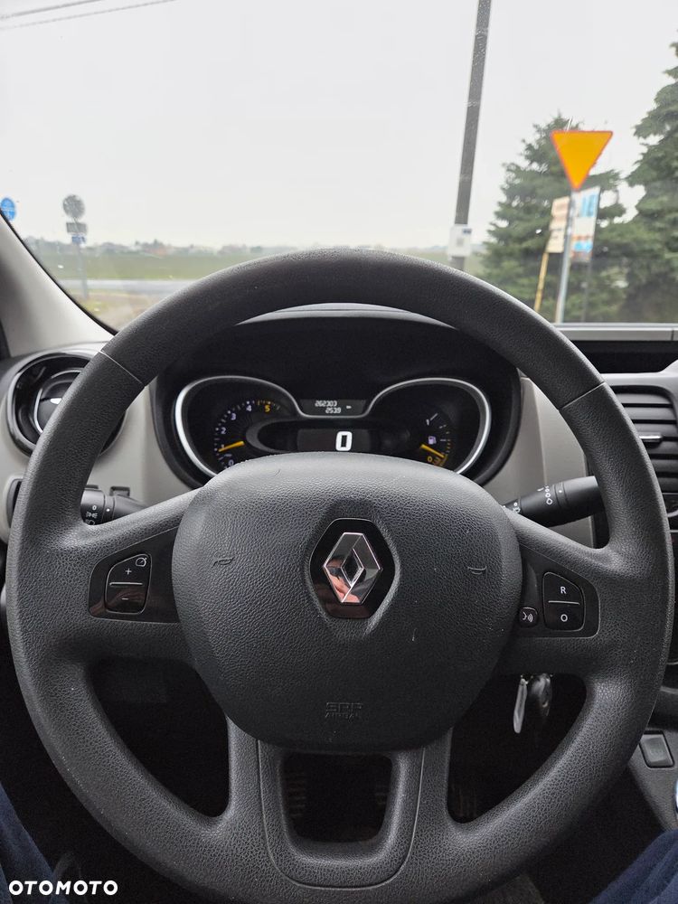 Renault Trafic - 23