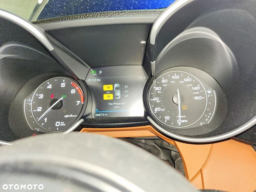 Alfa Romeo Giulia 2.0 Turbo 16V AT8 Veloce - 11