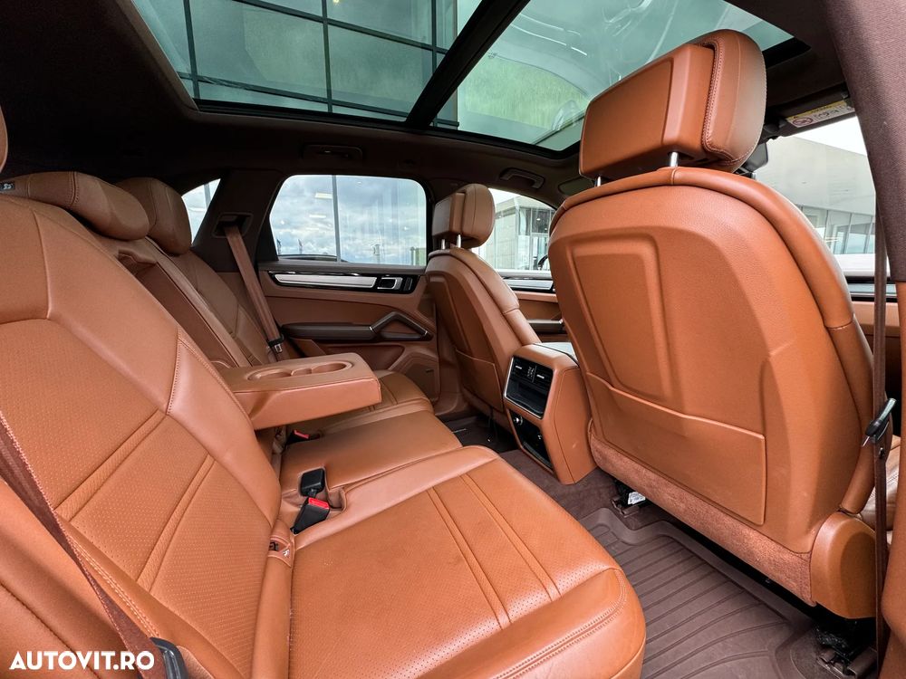 Porsche Cayenne Tiptronic S Platinum Edition - 25