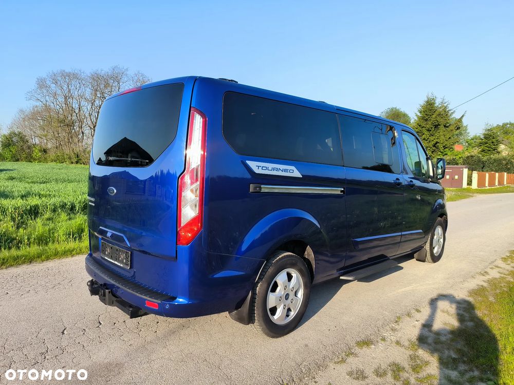 Ford Tourneo Custom 2.0 EcoBlue L2 Shuttle Bus Titanium - 30