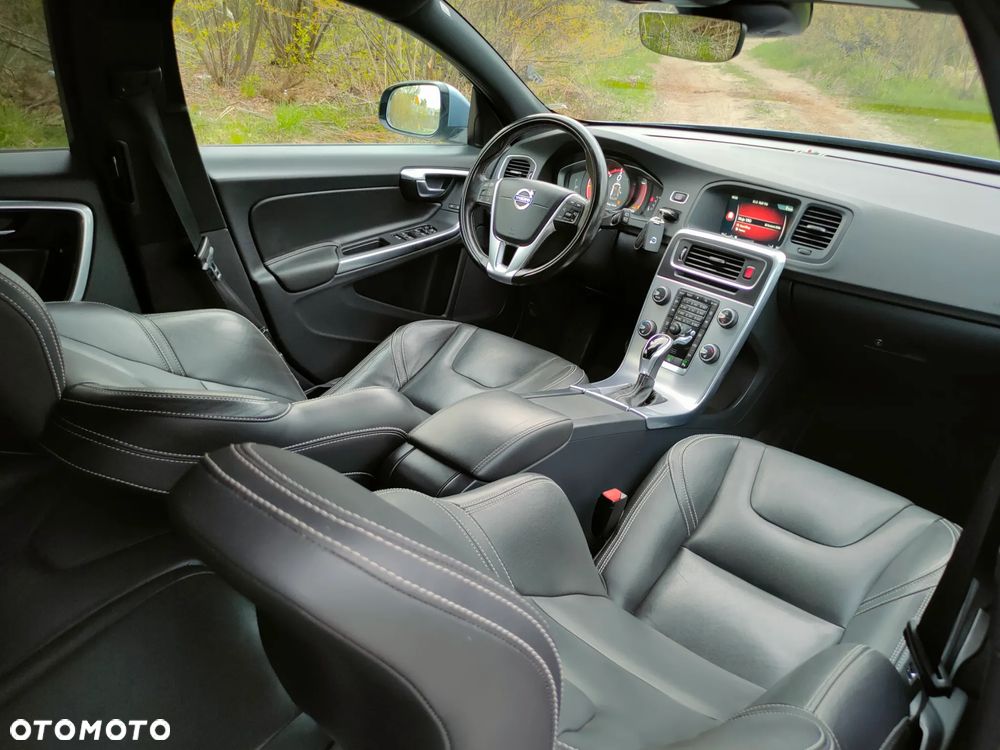 Volvo V60 D4 Geartronic Summum - 18
