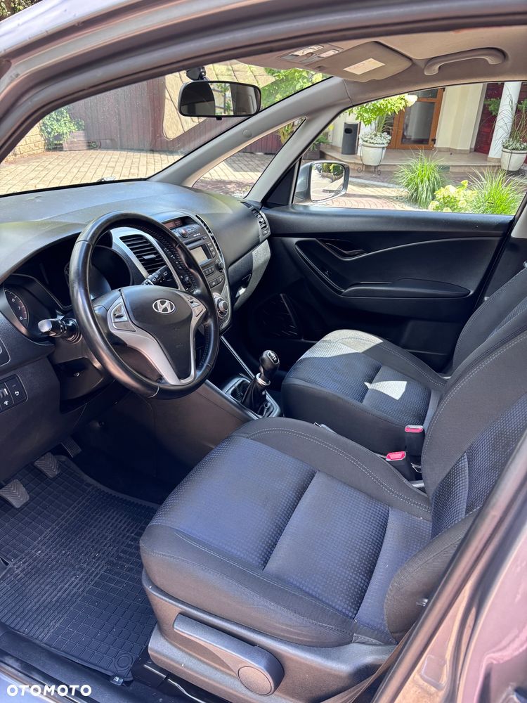 Hyundai ix20 1.4 Classic + - 11