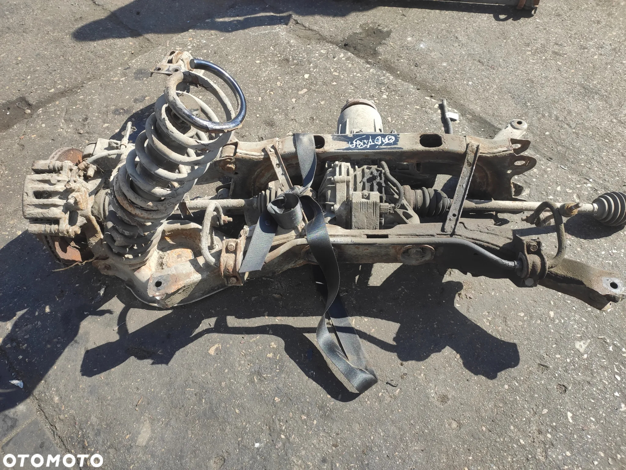 Wózek Belka Tylna Tył Piasta Zwrotnica Wahacz Części Chevrolet Captiva C100 Opel Antara 2.0 D 4WD - 5