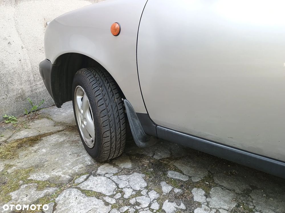 Nissan Micra - 4