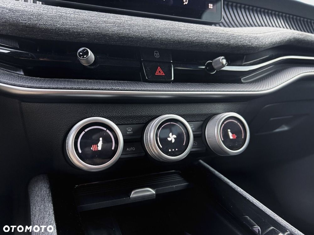 Skoda Superb 2.0 TDI SCR Selection DSG - 28