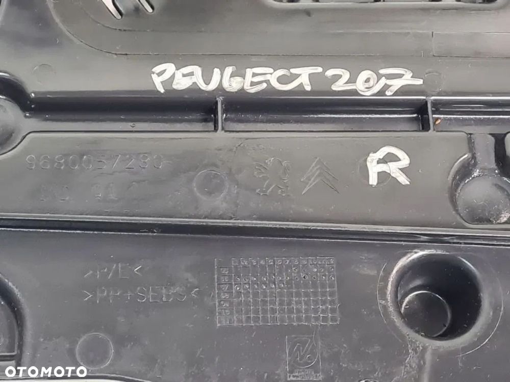 KIEROWNICA POWIETRZA LEWA PRAWA PEUGEOT 207 THP - 6