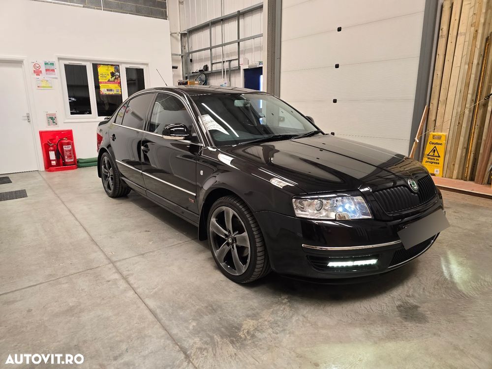 Skoda Superb 2.0 TDI DPF Elegance - 1