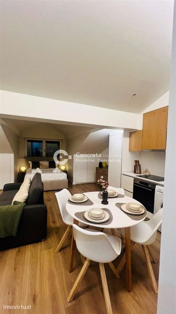 Apartamento T0 novo, mobilado e equipado no centro histórico de Braga - Grande imagem: 3/15