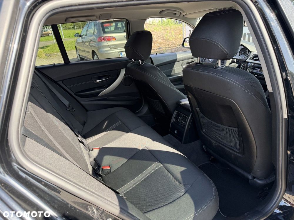 BMW Seria 3 318d - 16