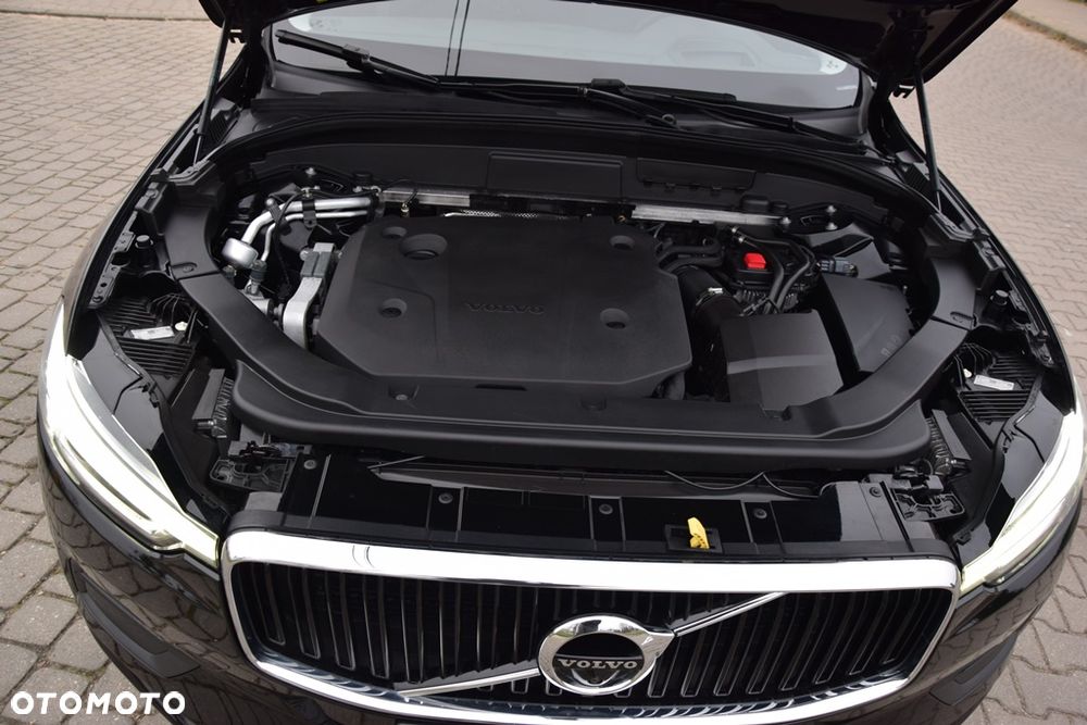 Volvo XC 60 B4 D AWD Geartronic Momentum - 32