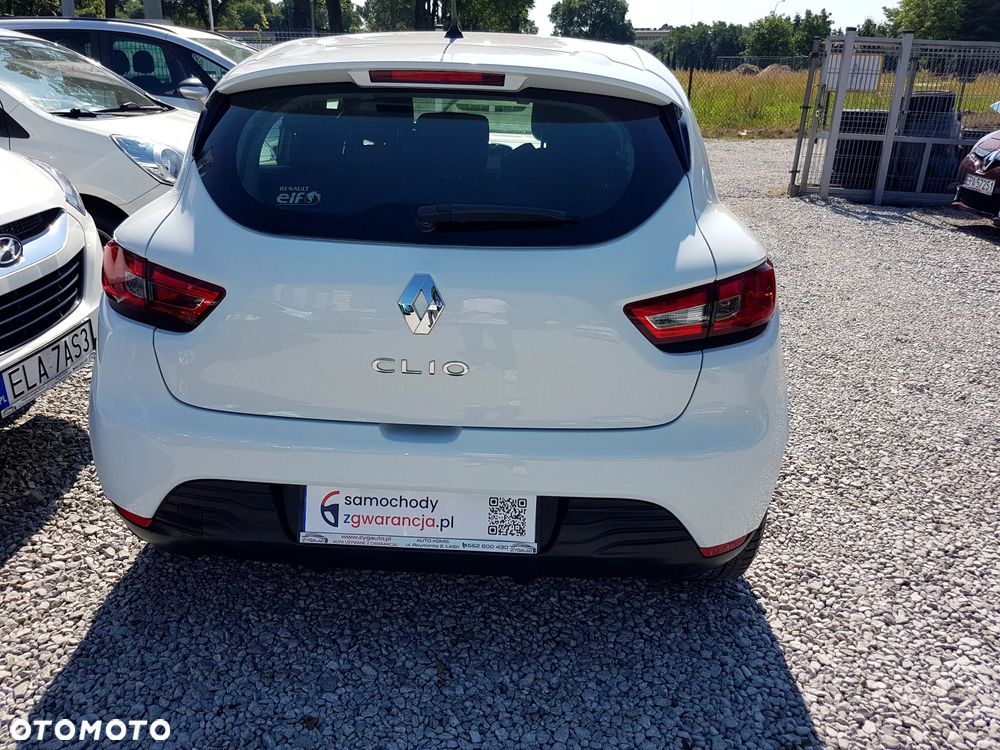 Renault Clio 1.2 16V 75 Life - 8