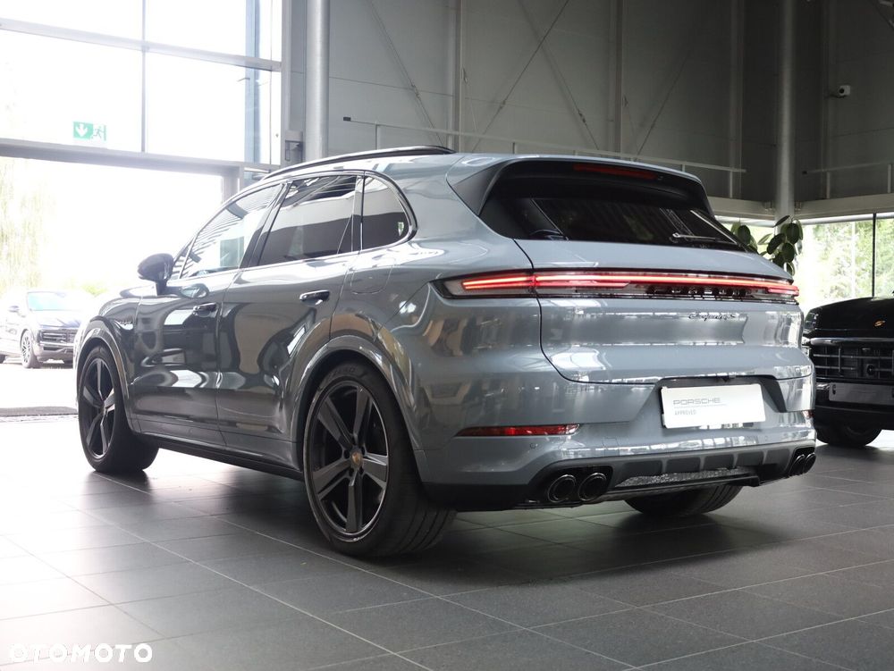 Porsche Cayenne - 5