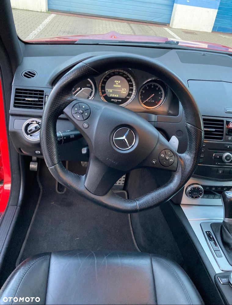 Mercedes-Benz Klasa C 63 AMG - 11