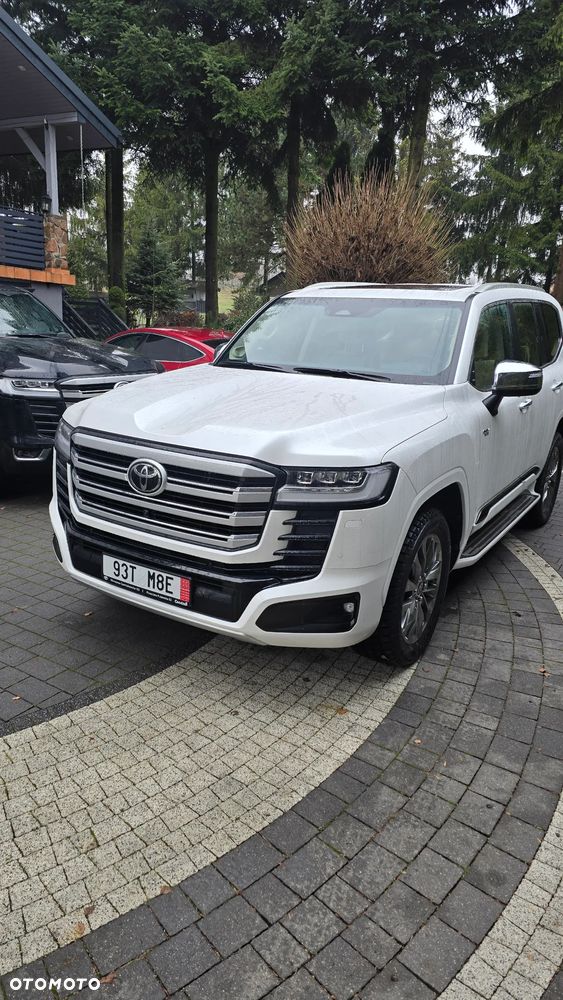 Toyota Land Cruiser - 4