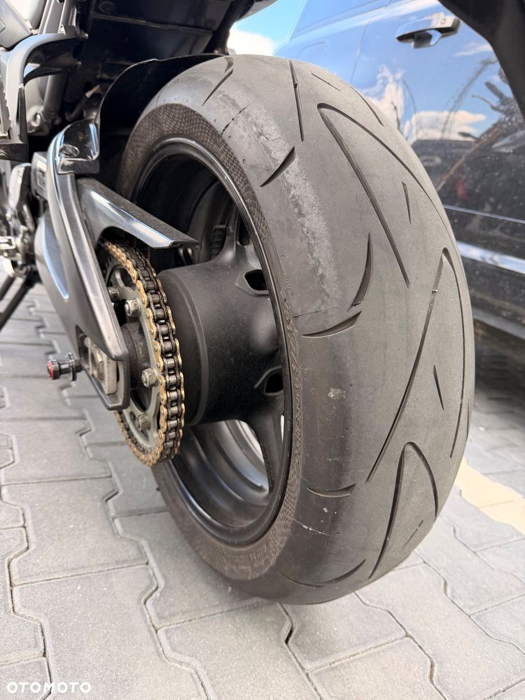 Yamaha FZ8 - 11