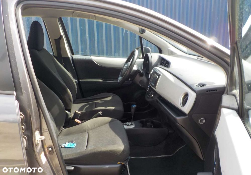 Toyota Yaris Hybrid 100 Dynamic EU6 - 21