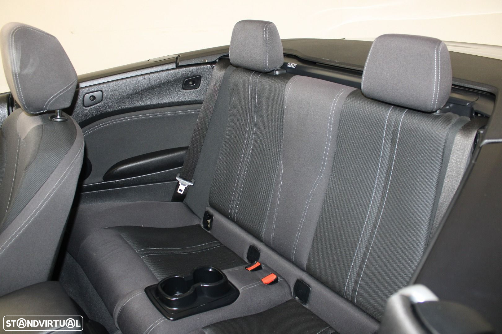 BMW 218 d Cabrio Advantage Auto - 22