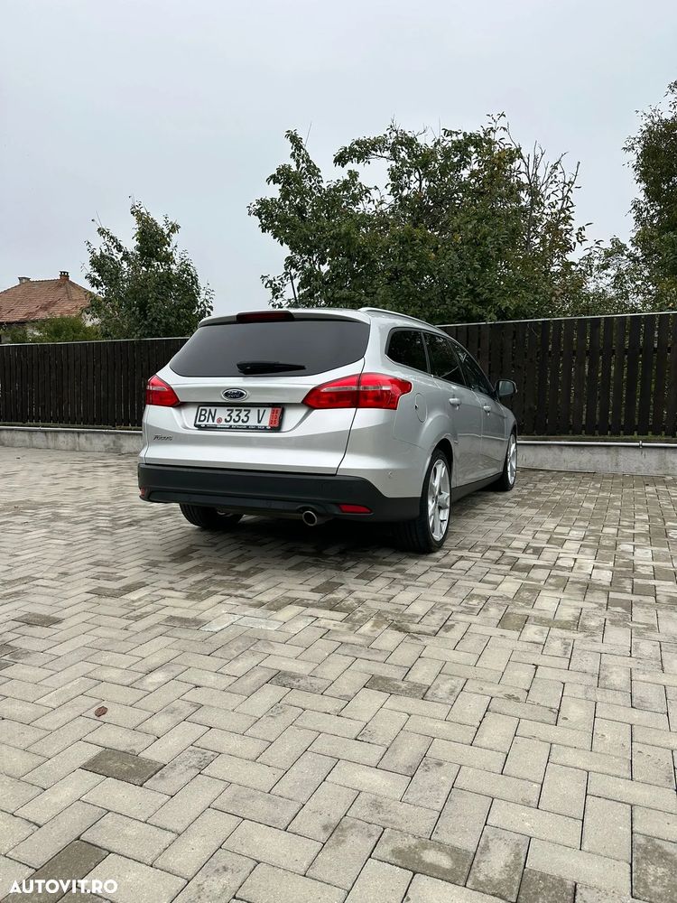 Ford Focus 2.0 EcoBlue Start-Stopp-System TITANIUM - 11