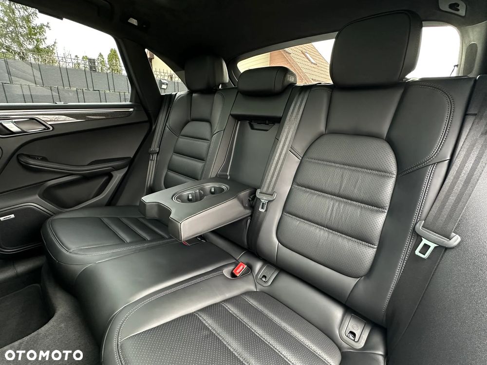 Porsche Macan Turbo PDK - 33