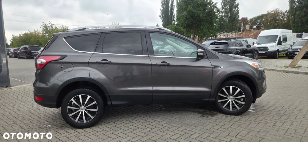 Ford Kuga 1.5 EcoBoost 2x4 Titanium - 20