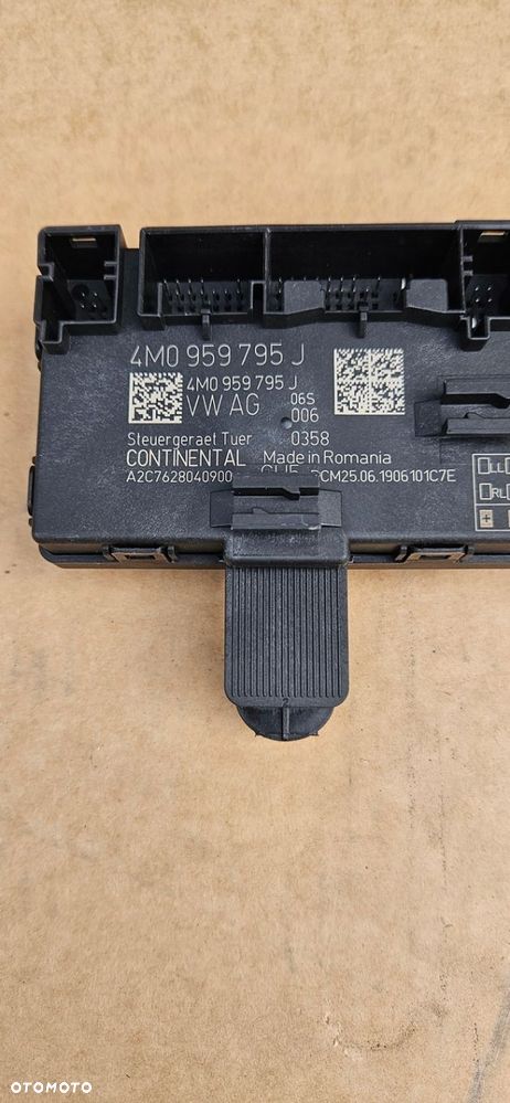 Audi E-tron 55 4KE STEROWNIK MODUŁ DRZWI TYŁ TYLNY 4M0959795J - 2