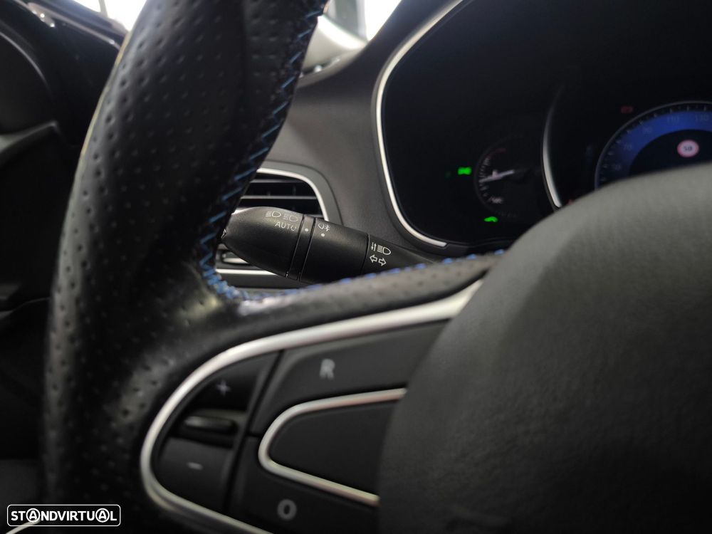 Renault Mégane Sport Tourer 1.2 TCE GT Line - 19